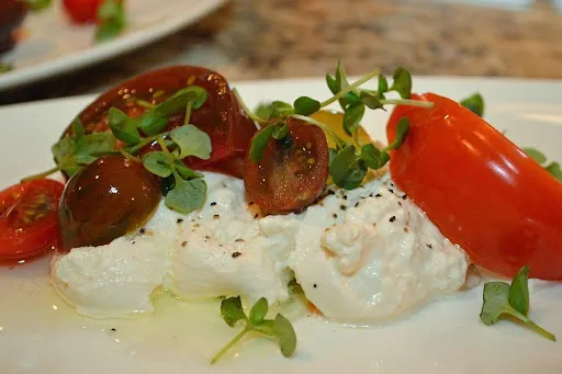 Burrata – przepisy w diecie keto, które pokochasz